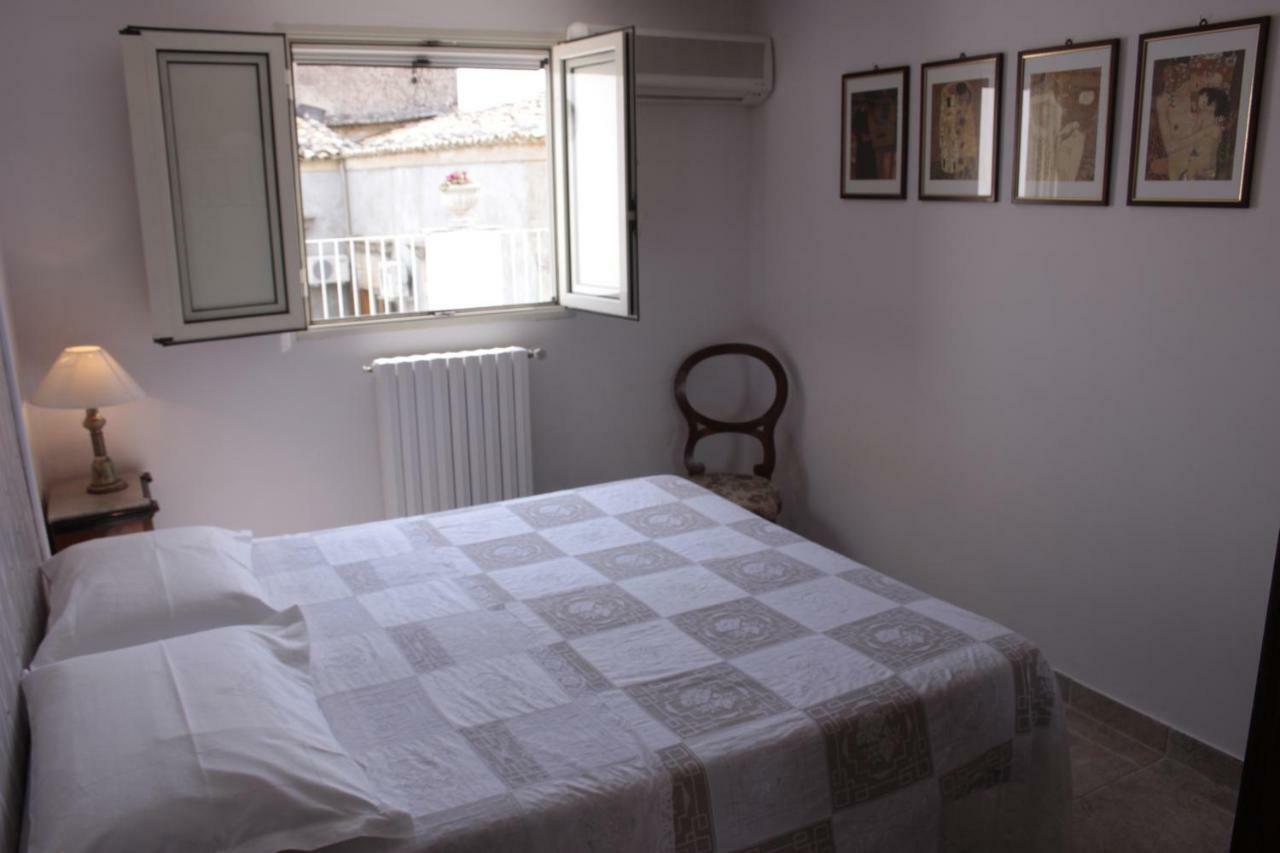 B&B Loft Famiglia Arezzo ラグーザ エクステリア 写真